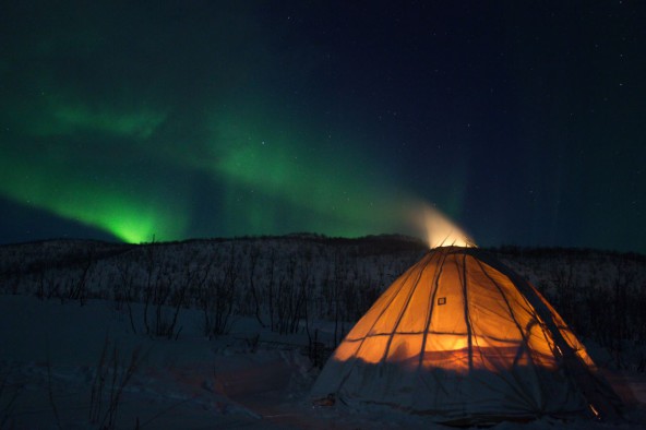aurore boreales, northern lights, norway, tromso, norvège, les nuits polaires, à la poursuite des aurores boréales, VOYAGE, documentaire, le Grand Nord, phénomènes arctiques, images polaires, arctic05 news