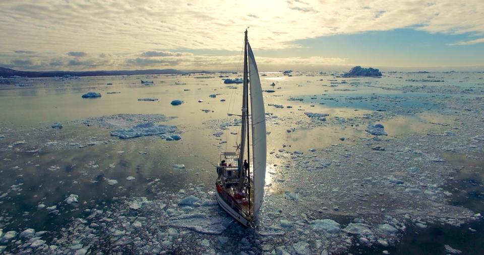 Iceberg, kayak, Guirec-et-monique, voyagedyvinec, tour du monde, poule, une poule en arctique, voile en arctique, groenland, arctic05 news, upernavik, france, voile polaire