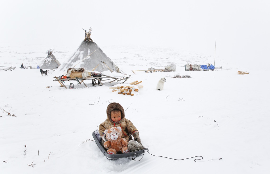 Michel-Rawicki, photographie polaire, Russie-Yamal-Salekhard-jeune-nenet_Michel-Rawicki, Paris, France, garedens of Luxembourg